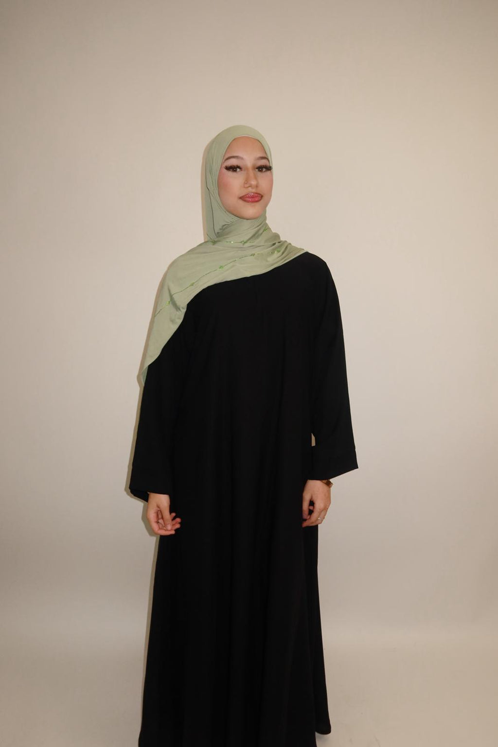 Essentials ABAYA